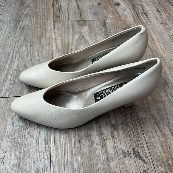 Vintage Heels Women's 6 White Genuinie Leather 60s Low Heel Wedding - Picture 10 of 10